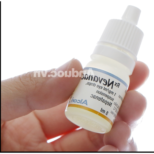 Hỗn dịch nhỏ mắt Nevanac 1 mg/ml trị viêm và đau mắt sau phẫu thuật chai 5ml