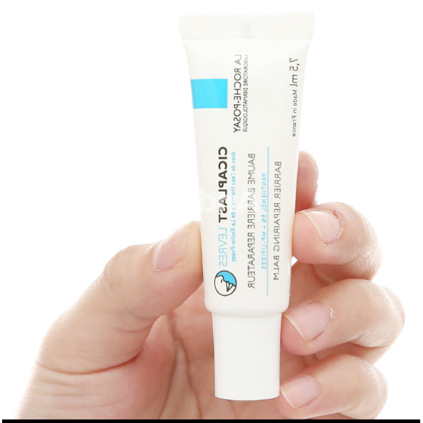 Kem dưỡng môi La Roche-Posay Cicaplast Levres dưỡng ẩm tuýp 7.5ml