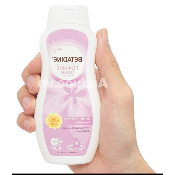 Dung dịch vệ sinh phụ nữ Betadine Gentle làm sạch vùng kín chai 100ml