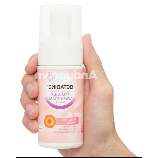 Bọt vệ sinh phụ nữ Betadine Feminine Wash Foam kháng khuẩn chai 100ml