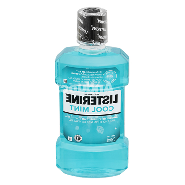 Nước súc miệng Listerine Cool Mint giúp hơi thở thơm mát chai 750ml