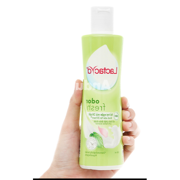 Dung dịch vệ sinh Lactacyd Odor Fresh lá trầu chai 250ml