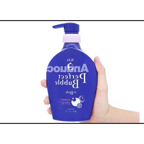 Sữa tắm Senka Perfect Bubble hương hoa tươi mát chai 500ml