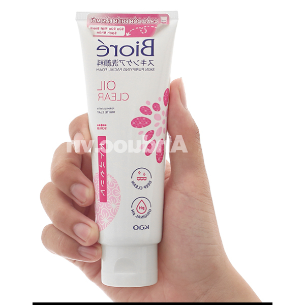 Sữa rửa mặt Biore sạch bã nhờn, thu nhỏ lỗ chân lông tuýp 100g