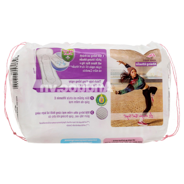 Băng vệ sinh hàng ngày Diana Sensi kháng khuẩn gói 20 miếng