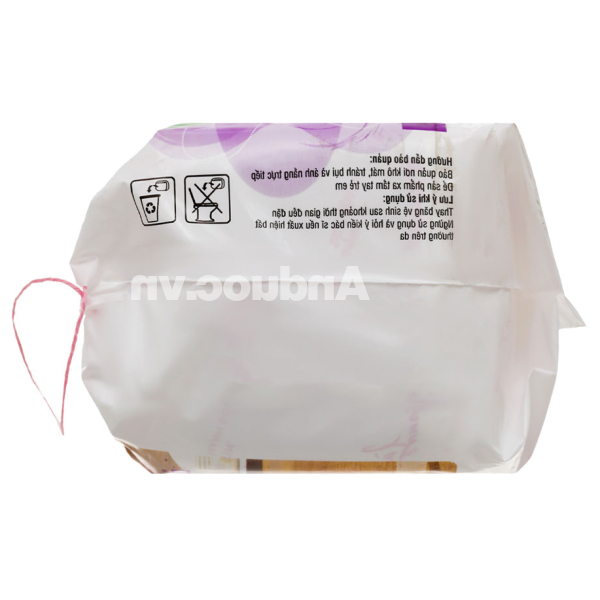 Băng vệ sinh hàng ngày Diana Sensi kháng khuẩn gói 20 miếng