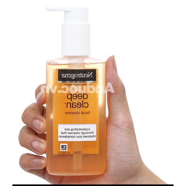 Sữa rửa mặt Neutrogena Deep Clean Facial Cleanser làm sạch sâu chai 150ml