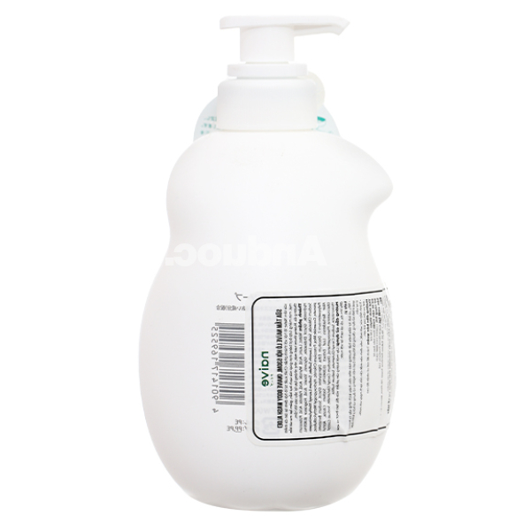 Sữa tắm Naive lô hội giúp da mềm mại, mịn màng chai 530ml