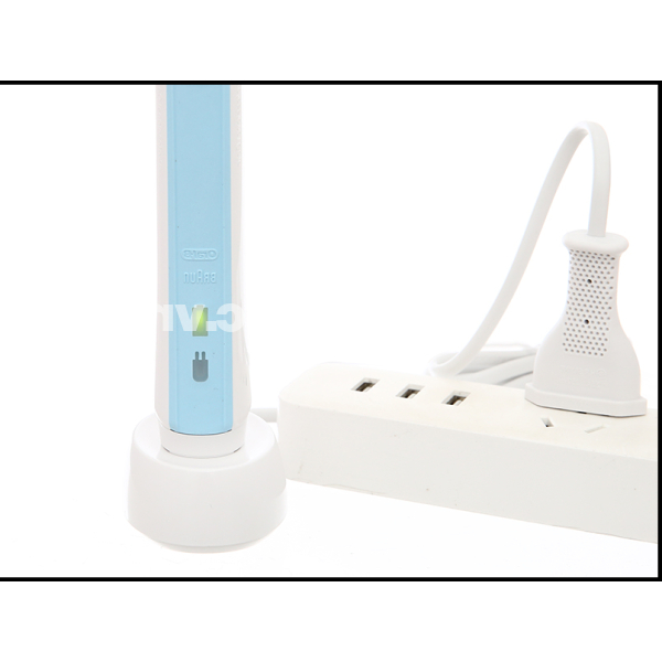 Bàn chải điện Oral-B Pro 500 CrossAction D16.513