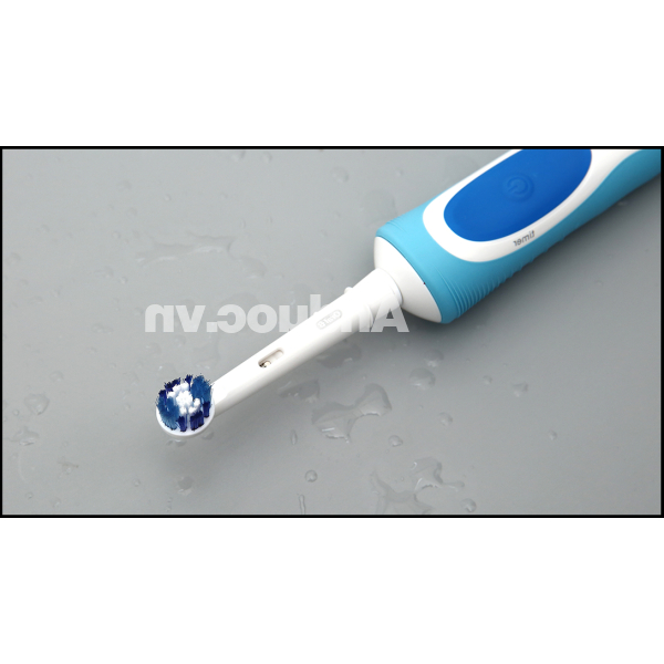 Bàn chải điện Oral-B Vitality Precision Clean Blue D12.513